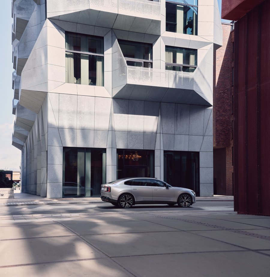 Volvo predstavilo prvý elektrický liftback. Elektromobil Volvo ES90 ponúkne dojazd až 700 kilometrov