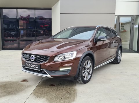 Volvo V60 Cross Country Plus D3 FWD MT6