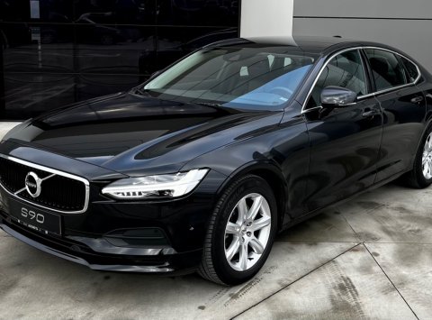 Volvo S90 D4 FWD AT8 MOMENTUM