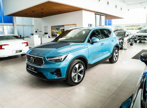 Volvo XC40 B4 AWD AT7 ULTIMATE BRIGHT