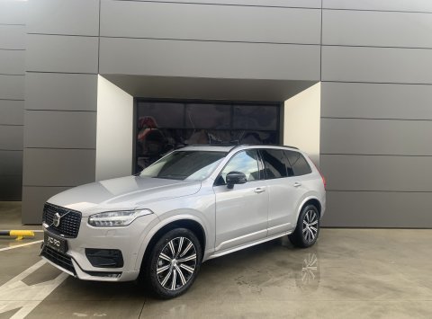 Volvo XC90 B5(D) AWD ULTIMATE DARK 7-miestna verzia