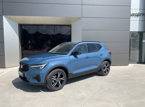 Volvo XC40 B4 AWD AT7 Plus DARK