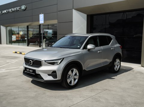 Volvo XC40 B4 AWD AT7 PLUS BRIGHT