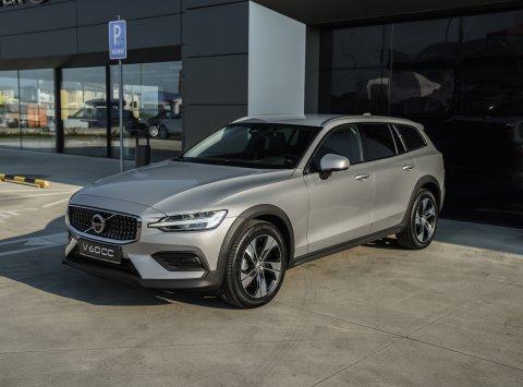 Volvo V60 Cross Country B4 AWD PLUS BRIGHT Mild-Hybrid Diesel