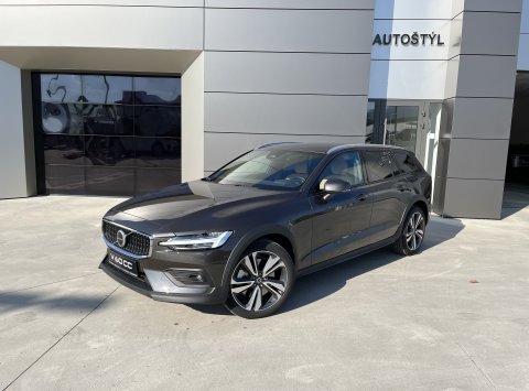 Volvo V60 Cross Country B5 AWD PLUS BRIGHT Mild-Hybrid benzín