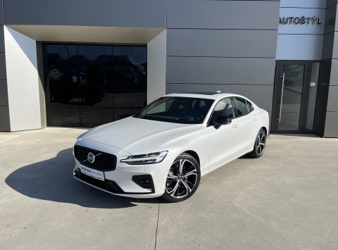 Volvo S60 B5 AWD AT8 ULTIMATE DARK