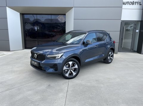 Volvo XC40 B3 AT7 PLUS DARK