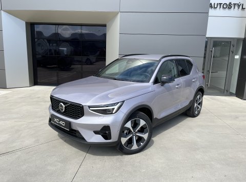 Volvo XC40 B3 AT7 PLUS DARK