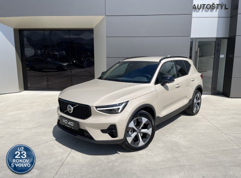 Volvo XC40 B3 AT7 PLUS DARK