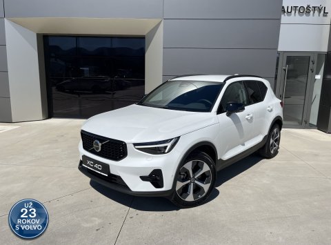 Volvo XC40 B3 AT7 PLUS DARK