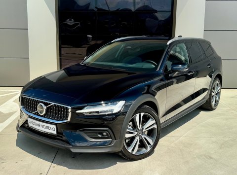 Volvo V60 Cross Country Plus B5 (P) AWD AT8