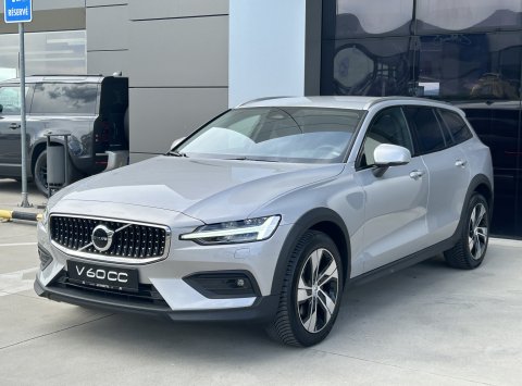 Volvo V60 B4 AWD AT8 CROSS COUNTRY PLUS
